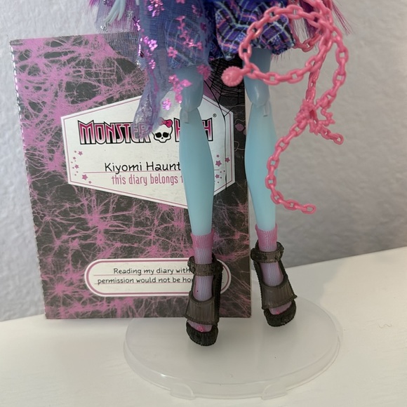 Monster High Doll, kiyomi Haunterly - Picture 5 of 7